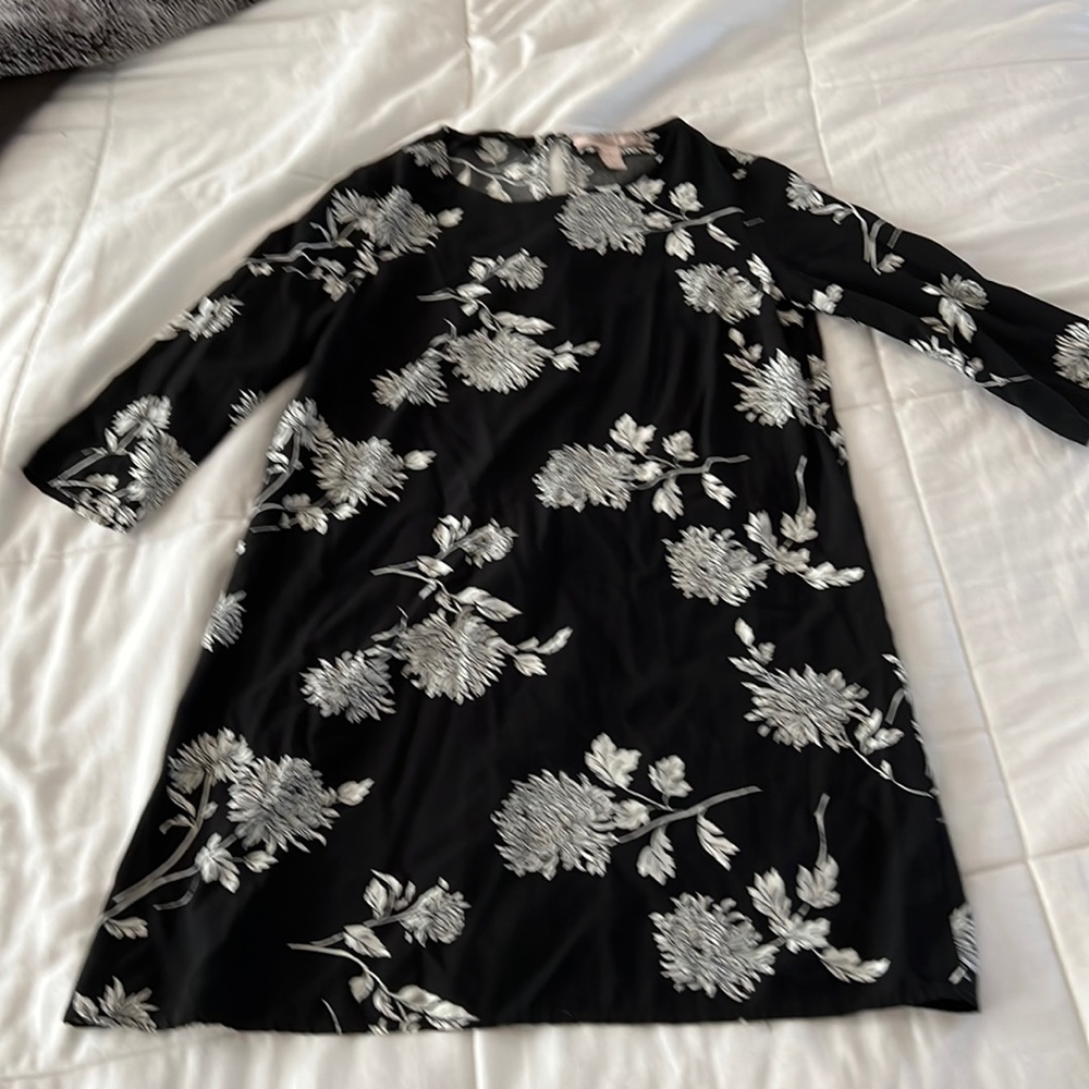 Forever 21 Black White Floral 3/4 sleeve Midi Dress Size Small